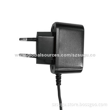 2014 Hot Good Mini Charger with Cable for Smartphone